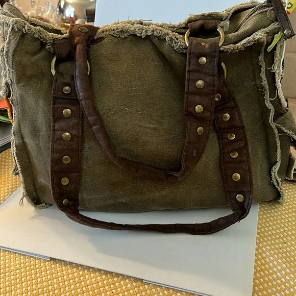 Army style satchel type. Label is Fashionexpress. - Picture 3 of 6